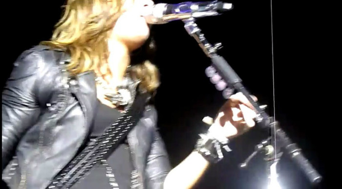 bscap0061 - Demilush - CriesChanges lyrics during Dont Forget Sept 7 2010 Cruzan Amphitheatre