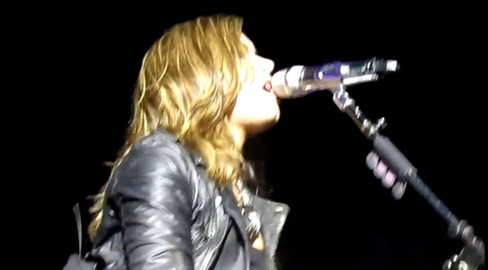 bscap0065 - Demilush - CriesChanges lyrics during Dont Forget Sept 7 2010 Cruzan Amphitheatre