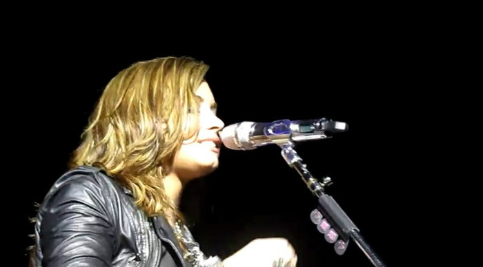 bscap0071 - Demilush - CriesChanges lyrics during Dont Forget Sept 7 2010 Cruzan Amphitheatre