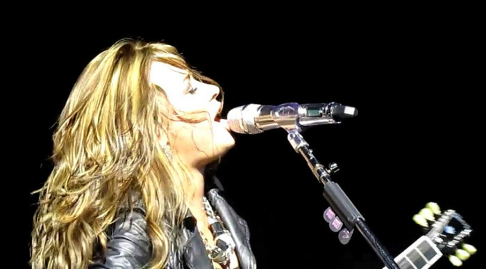 bscap0118 - Demilush - CriesChanges lyrics during Dont Forget Sept 7 2010 Cruzan Amphitheatre