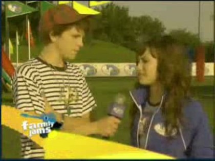 bscap0134 - Demilush - Disney Channel Games Interview Family