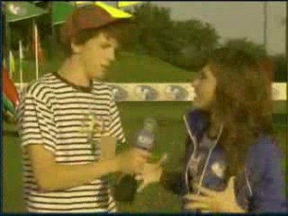 bscap0202 - Demilush - Disney Channel Games Interview Family