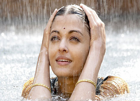 aishwarya rai - Vedete in ploaie