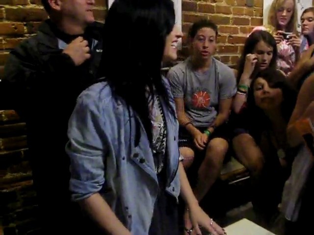 bscap0001 - Demilush - Meeting Demi Lovato At a Coffee Shop