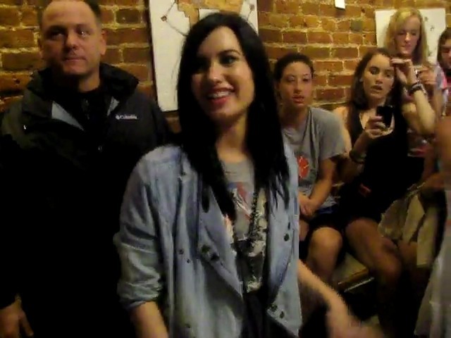 bscap0019 - Demilush - Meeting Demi Lovato At a Coffee Shop