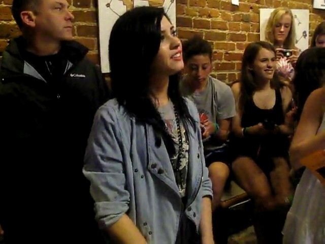 bscap0034 - Demilush - Meeting Demi Lovato At a Coffee Shop