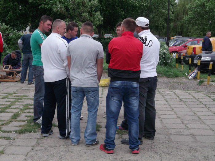 O PUNEM DE-O GREVA ??? - NU CONTEAZA EDITIA BINE CA MERGE