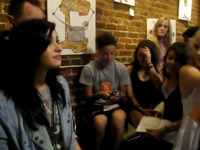 bscap0169 - Demilush - Meeting Demi Lovato At a Coffee Shop