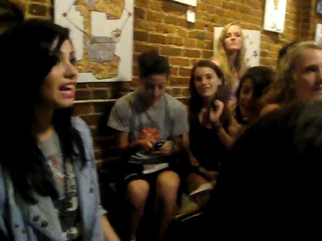 bscap0171 - Demilush - Meeting Demi Lovato At a Coffee Shop