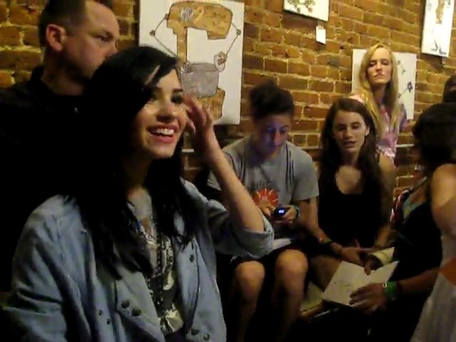 bscap0177 - Demilush - Meeting Demi Lovato At a Coffee Shop