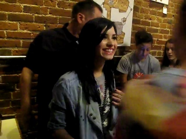 bscap0181 - Demilush - Meeting Demi Lovato At a Coffee Shop