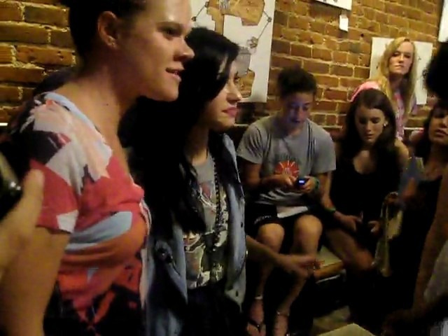 bscap0188 - Demilush - Meeting Demi Lovato At a Coffee Shop