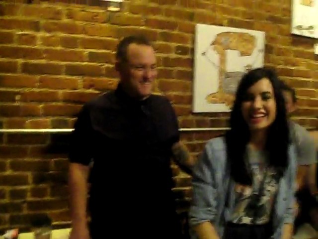 bscap0247 - Demilush - Meeting Demi Lovato At a Coffee Shop