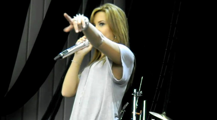 bscap0071 - Demilush - Soundcheck Answering Questions 09 11 10