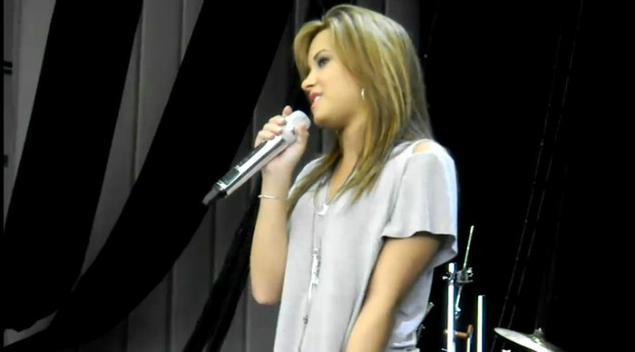 bscap0095 - Demilush - Soundcheck Answering Questions 09 11 10