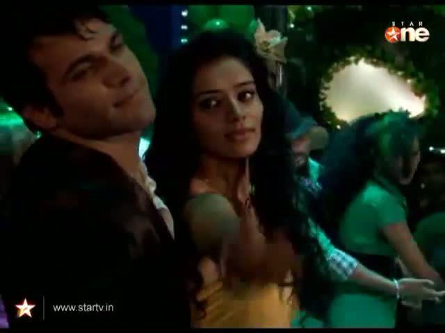 281570_131141343636002_124411574308979_224728_6962165_n - xxRithvik Dhanjani si Sukirti Kandpalxx