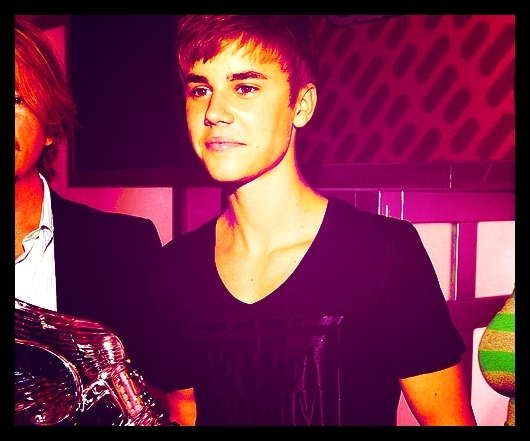 Bah` de vorbit nu vorbesc da` desenez in 7 limbi!