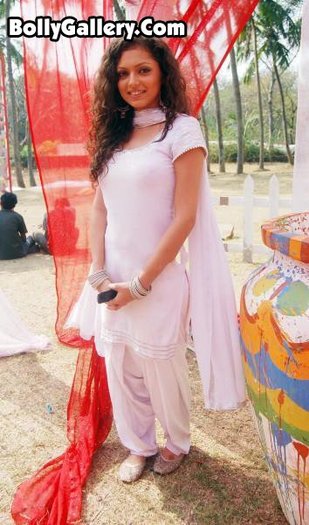 Drashti Dhami_027 - Actrite din DmG  in saree