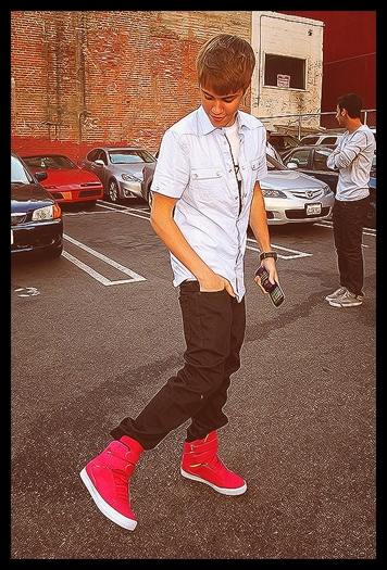 Da bah` da` invers, intelegi? Iau poza si o decupez cu foarfeca! Asta e inteligenta!