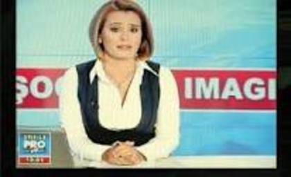 `E fata si se numeste:Susan Moore.Din pacate a declarat ca e insarcinata.Akuma se gandeste sa faca a - 07-Criminala