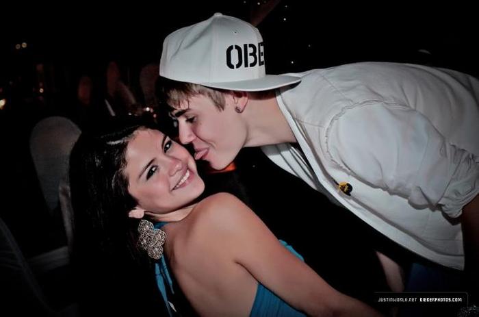 Apw-QjiCEAIN-B2 - S-au despartit Selena si Justin