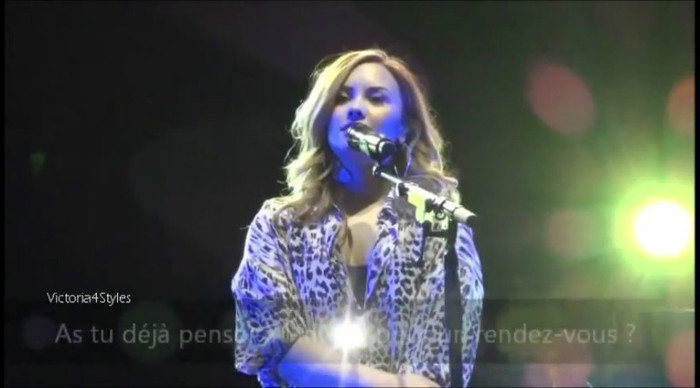 bscap0017 - Demi talk about Niall Horan Again Chile concert