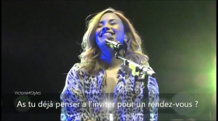bscap0018 - Demi talk about Niall Horan Again Chile concert