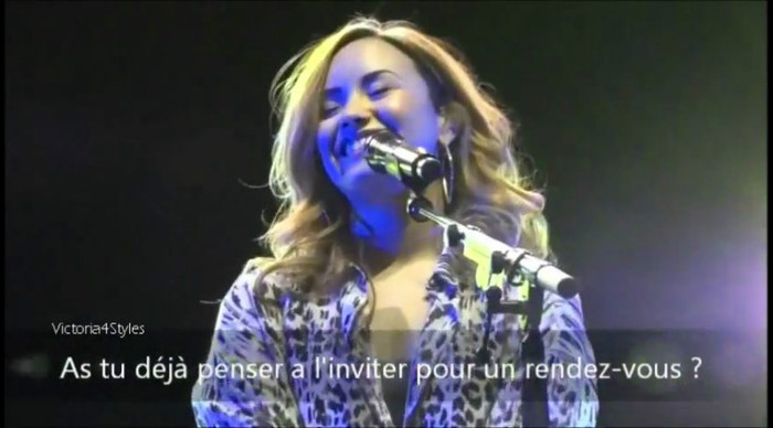 bscap0019 - Demi talk about Niall Horan Again Chile concert