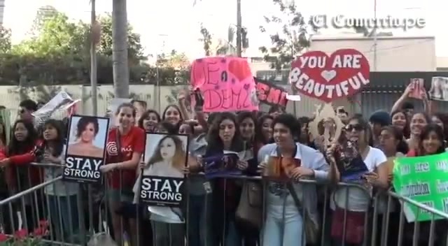 Demi Lovato Llego A Perú Y Saludo A Sus Fans  2012 00471