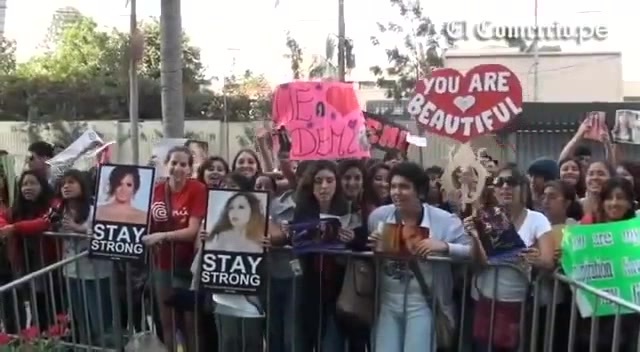 Demi Lovato Llego A Perú Y Saludo A Sus Fans  2012 00498 - Demi - Llego A Peru Y Saludo A Sus Fans 2012