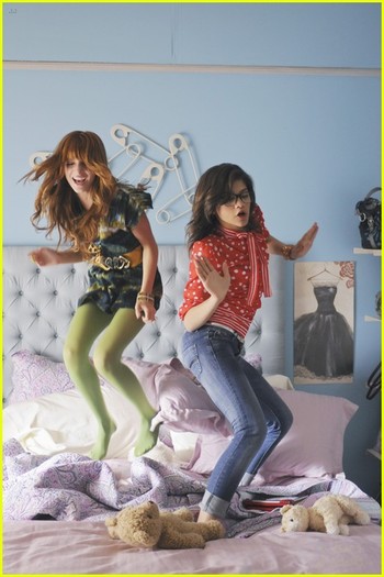 frenemies-official-pics-15 - Bella Thorne Frenemies