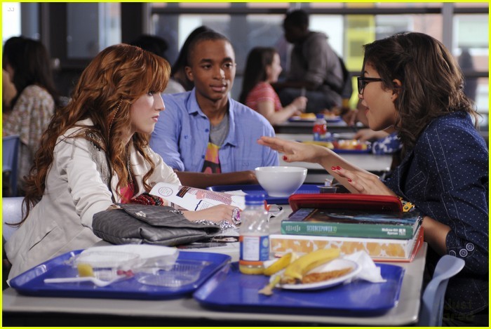 frenemies-official-pics-23 - Bella Thorne Frenemies