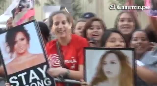 Demi Lovato Llego A Perú Y Saludo A Sus Fans  2012 01132 Demi Lovato Llego A Perú Y Saludo A Sus Fans  2012 01132