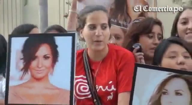 Demi Lovato Llego A Perú Y Saludo A Sus Fans  2012 01776