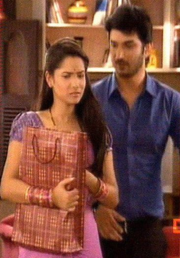 Suflete pereche in Love [1677] - Pavitra Rishta 4