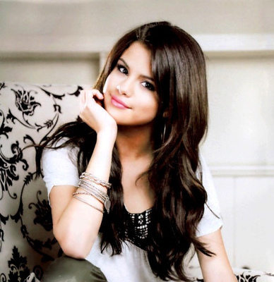  - Magazin de poze cu La La Band si Selena Gomez