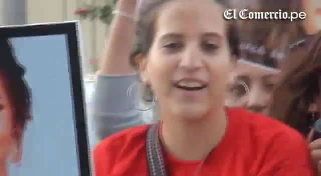 Demi Lovato Llego A Perú Y Saludo A Sus Fans  2012 02399 Demi Lovato Llego A Perú Y Saludo A Sus Fans  2012 02399