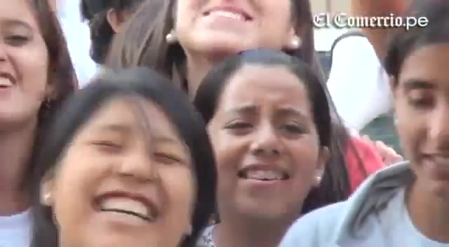 Demi Lovato Llego A Perú Y Saludo A Sus Fans  2012 03058 - Demi - Llego A Peru Y Saludo A Sus Fans 2012 Part oo6