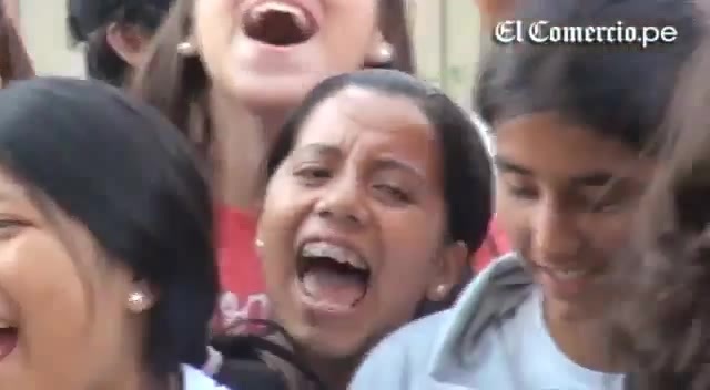 Demi Lovato Llego A Perú Y Saludo A Sus Fans  2012 03174 - Demi - Llego A Peru Y Saludo A Sus Fans 2012 Part oo6