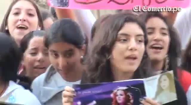Demi Lovato Llego A Perú Y Saludo A Sus Fans  2012 03513 - Demi - Llego A Peru Y Saludo A Sus Fans 2012 Part oo7