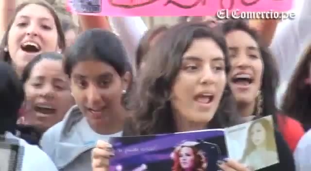 Demi Lovato Llego A Perú Y Saludo A Sus Fans  2012 03556 - Demi - Llego A Peru Y Saludo A Sus Fans 2012 Part oo7