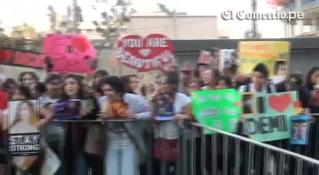 Demi Lovato Llego A Perú Y Saludo A Sus Fans  2012 09076 Demi Lovato Llego A Perú Y Saludo A Sus Fans  2012 09076