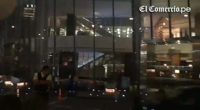 Demi Lovato Llego A Perú Y Saludo A Sus Fans  2012 10944