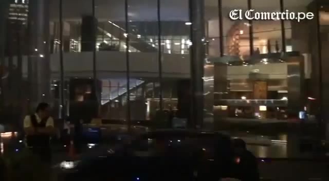 Demi Lovato Llego A Perú Y Saludo A Sus Fans  2012 11100