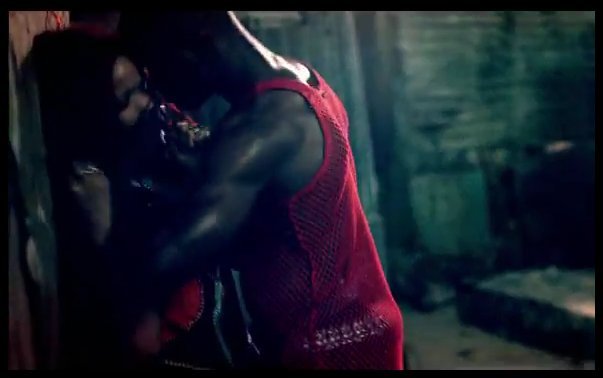 C: Te potolesti??? :@ D: Aha..:(( C: Atunci misca in  pat!!:@