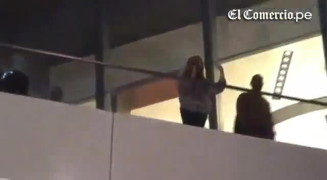 Demi Lovato Llego A Perú Y Saludo A Sus Fans  2012 11785