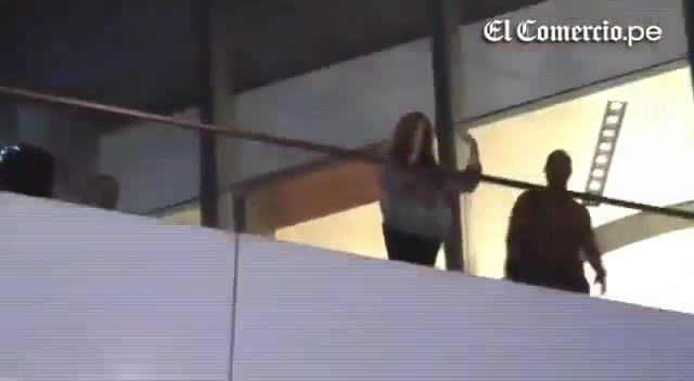 Demi Lovato Llego A Perú Y Saludo A Sus Fans  2012 11826