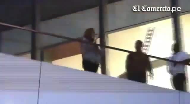 Demi Lovato Llego A Perú Y Saludo A Sus Fans  2012 12075