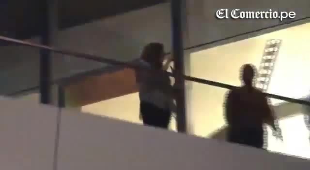 Demi Lovato Llego A Perú Y Saludo A Sus Fans  2012 12093