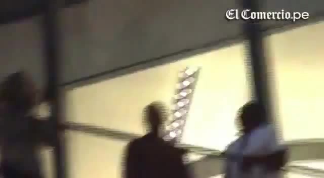 Demi Lovato Llego A Perú Y Saludo A Sus Fans  2012 12327